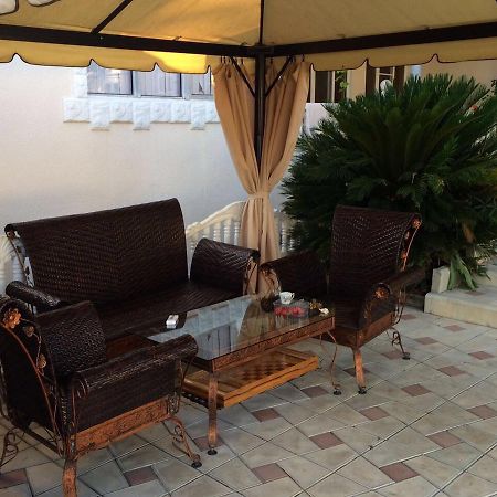 Guest House Liel Sukhumi Ngoại thất bức ảnh